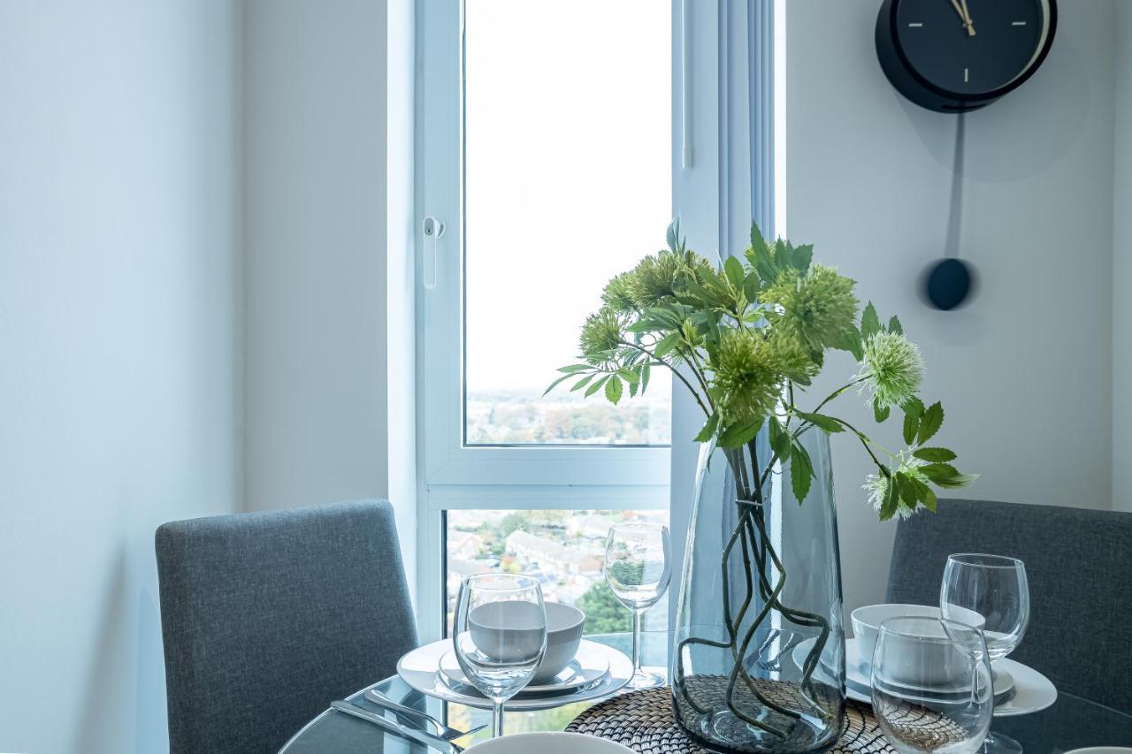 Luxe Apartments Bracknell Near Ascot, Legoland, Windsor, Lexicon - Free Parking & Gym Eksteriør billede